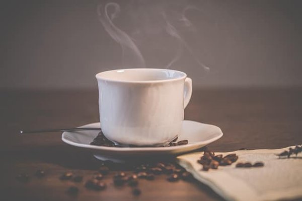 Quels sont les alcools et les vins qui se marient bien avec le café ou le thé ?